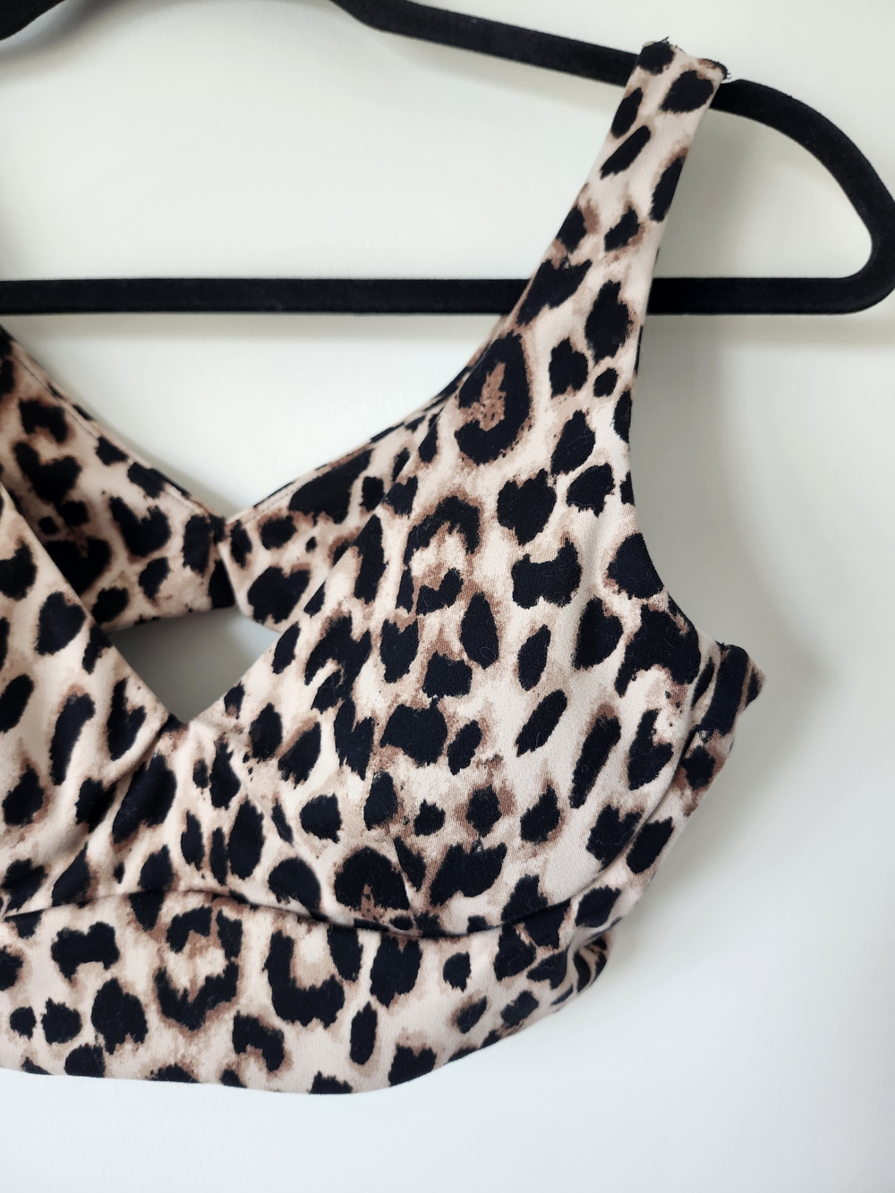 Victoria's Secret Leopard Print Sports Bra - Picture 4 of 8